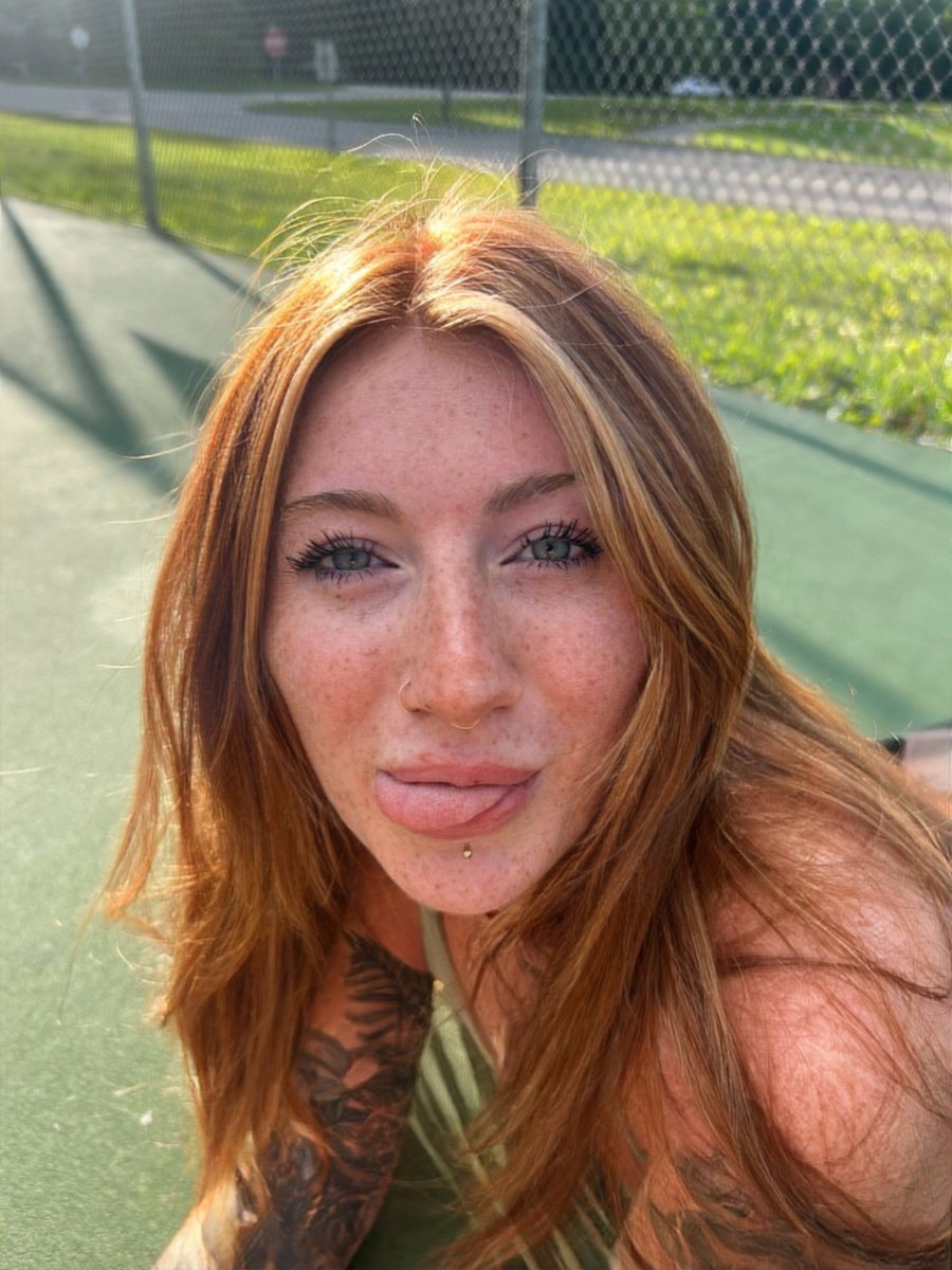 lexafutrell23's tweet image. dude do yall still fw gingers ?