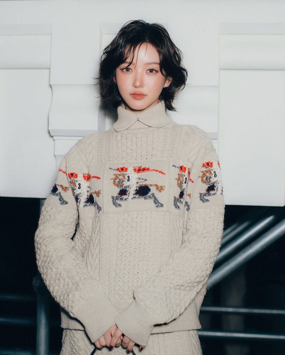 [TH] Thai stars Bright Vachirawit and June Plearnpichaya dazzled at the BURBERRY Winter 2026 Show in London. 🏴󠁧󠁢󠁥󠁮󠁧󠁿 ✨ 

#bbrightvc #juneiperb0i