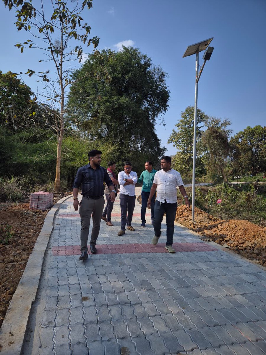 BDO_BEGUNIAPADA's tweet photo. ଗୋଷ୍ଠୀ ଉନ୍ନୟନ ଅଧିକାରୀଙ୍କ ଦ୍ବାରା ବିଭିନ୍ନ ବିକାଶମୂଳକ କାର୍ଯ୍ୟ ପରିଦର୍ଶନ ଓ ପ୍ରଗତି ସମୀକ୍ଷା
#FieldVisit #DevelopmentWorks #RuralDevelopment #GoodGovernance #GrassrootsDevelopment https://t.co/qg4Y92q1Fl
