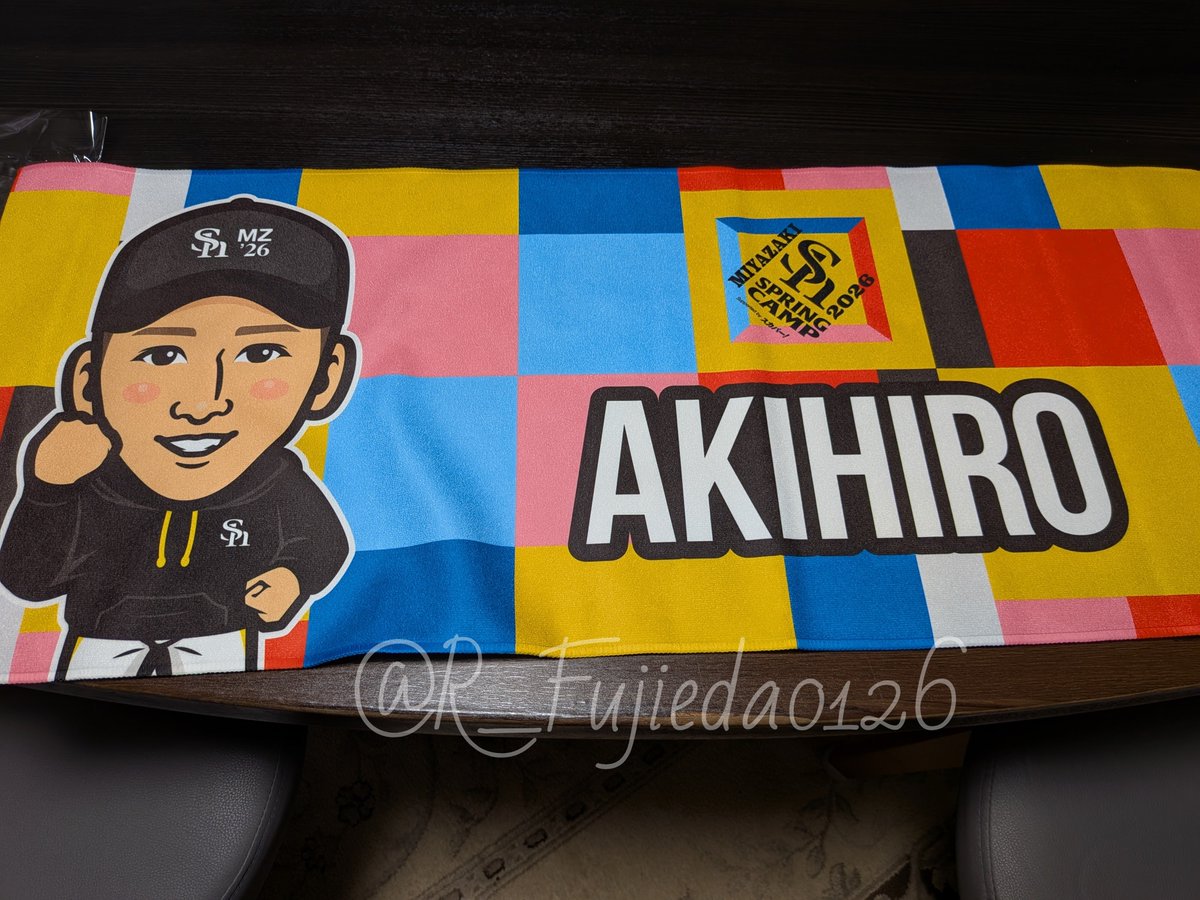 若鷹ガチャを回す時は基本缶バッジが出るものだと思って回しているの