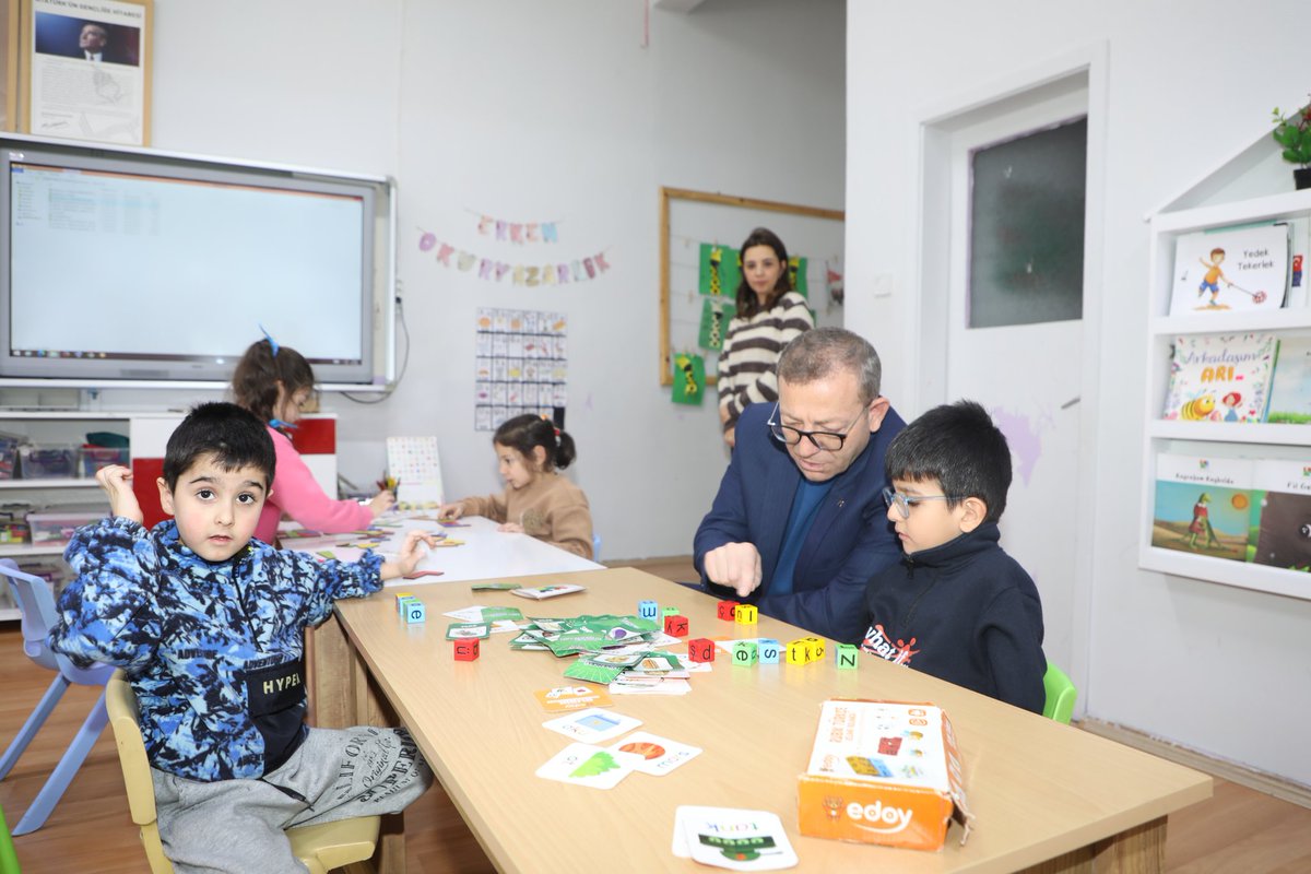 📍#GaziKars

Valimiz Ziya Polat, okul ziyaretleri kapsamında 30 Ekim Anaokulu'nu ziyaret ederek, sevgili öğrencilerimiz ile bir araya geldi.

<a href="/ziyapolat73/">Ziya POLAT</a> 
<a href="/TC_icisleri/">T.C. İçişleri Bakanlığı</a> 
<a href="/tcmeb/">Millî Eğitim Bakanlığı</a> 

#SevdamızEğitim
#KAFKASProjesi