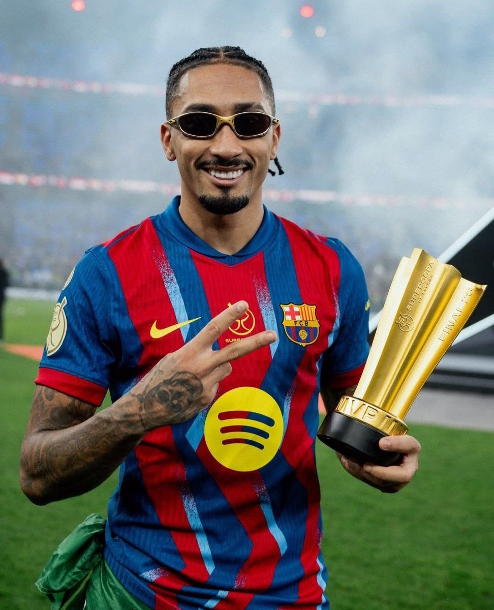 Remember Raphinha stepping up in big moments last season? 🌟 His confidence grew exponentially, becoming a true leader on the pitch. 34 goals, 22 assists, and immense character. A true difference-maker! 💙❤️ #Barça #Raphinha #Leader