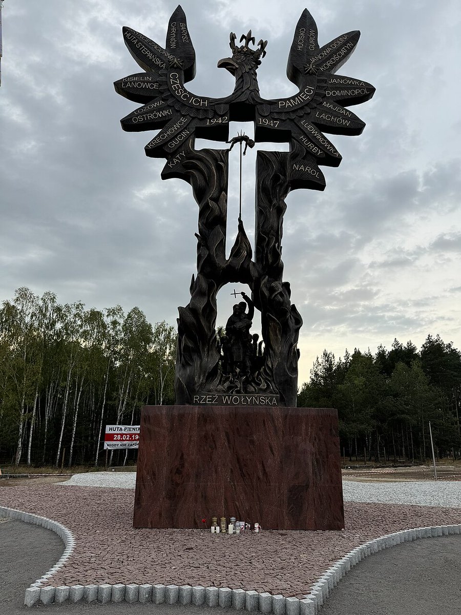 Paweł Kowal przypomniał o swoim istnieniu. Osobnik ten jest propagandystą udającym polityka. Występuje w stylu moralizatorskim, napastliwym, opartym na etykietowaniu przeciwników. Kto ma inny pogląd ten „nie rozumie”, „szkodzi”, „działa na rzecz Kremla”. Kowal stał się