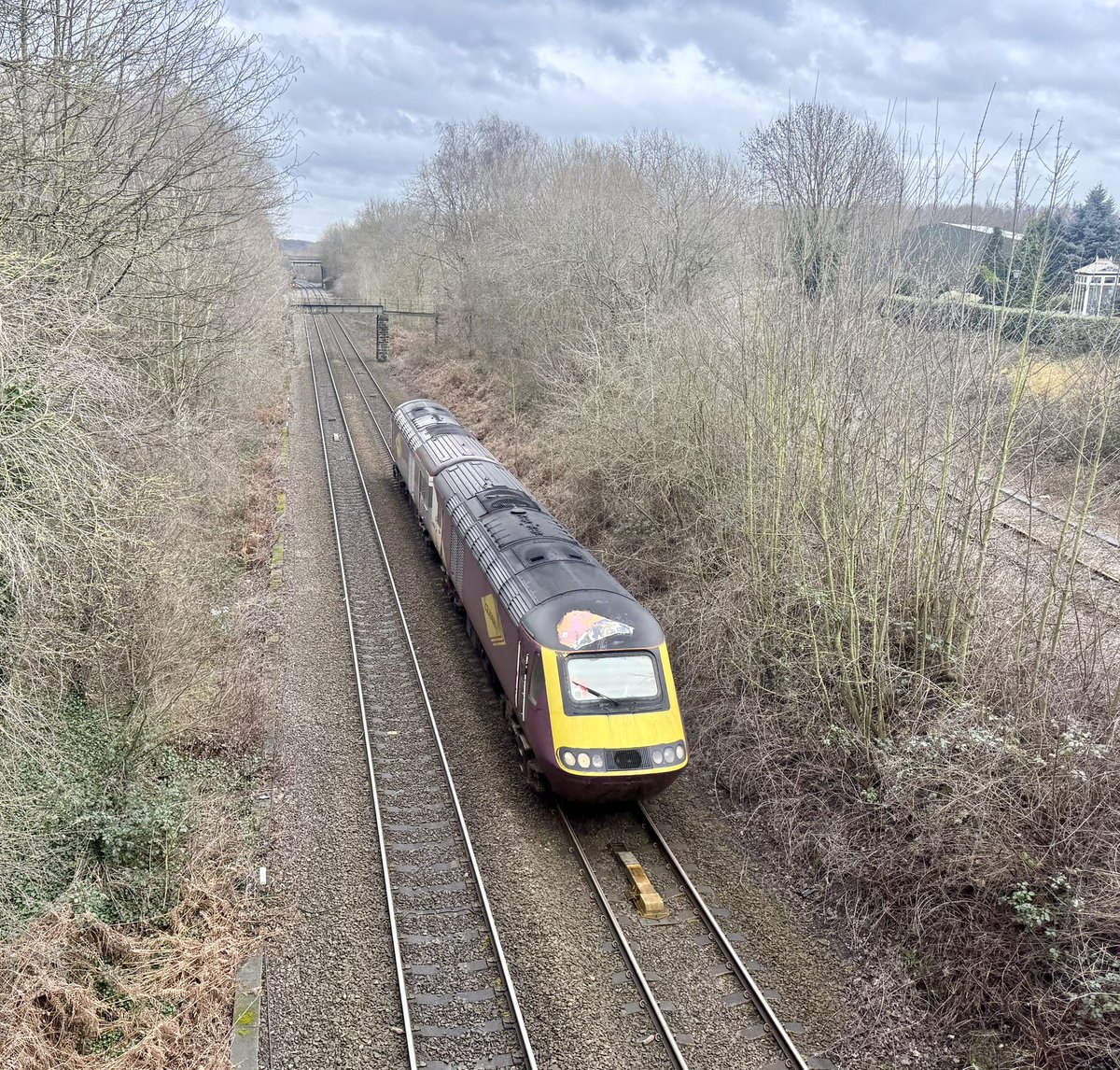 pdiddywoodcock's tweet image. 43274/357 at Oakenshaw on todays 0Z43 Derby RTC - Balm Rd , 357 clanking away #class43 #hst