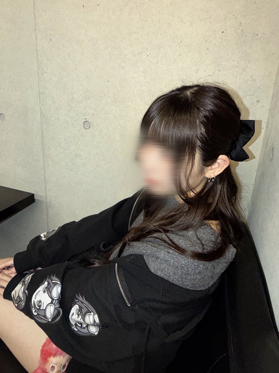 _rysk_0's tweet photo. 初めてLEOパーカー着て外出た😸 https://t.co/scNJmCqTmH