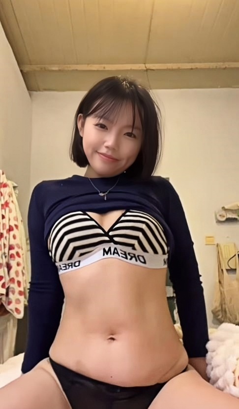k2658su's tweet photo. 小蠻腰練了很久
不是只有好看而已…
搖起來的時候
真的會讓人受不了

有人想親自試試嗎？❤️
#留言告訴我 https://t.co/yaZr6hkZjs