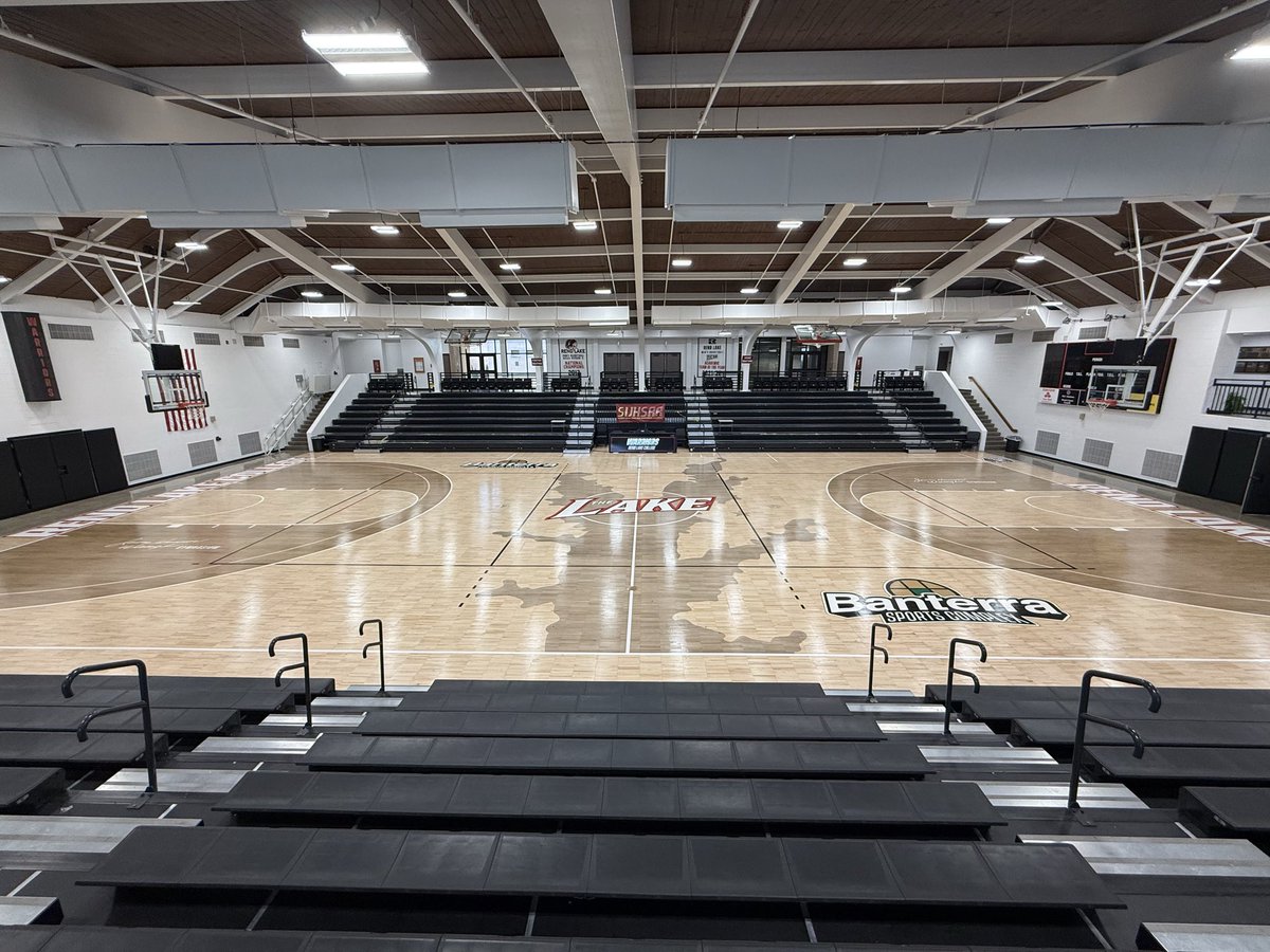 RLC_MBB's tweet photo. Rend Lake College has completed the $6 million dollar renovation to the Banterra Sports Complex where the Warriors call home! New floor, bleachers, scoreboards, locker rooms, training room, etc. Giving RLC one of the best facilities in junior college! #TheLakeShow (part 2 below) https://t.co/liBoGpqsi8