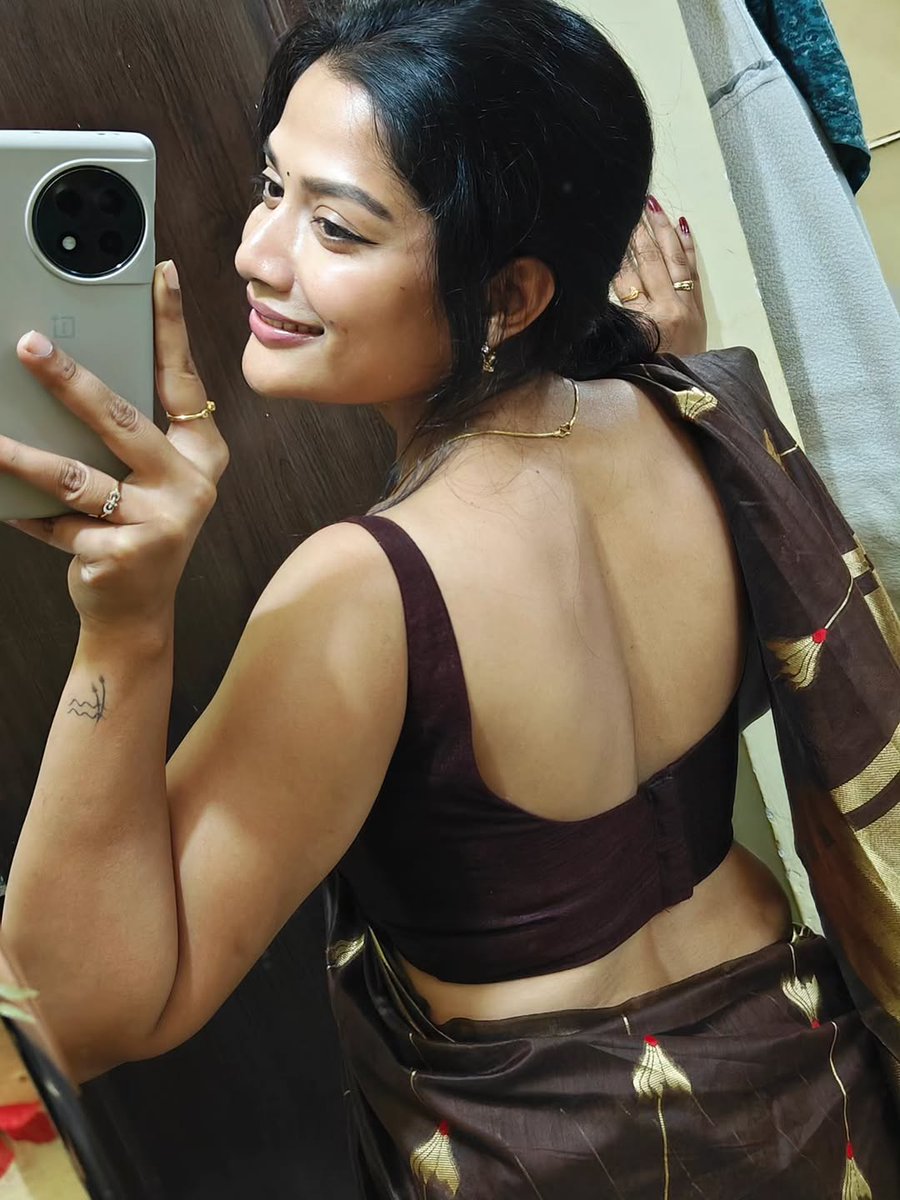indian_beautee's tweet photo. Saree Navel 🔥✴️

Sandhya😘💥

#SandhyaRaniBehera
#sareeseduction https://t.co/jux8p3Rlx4