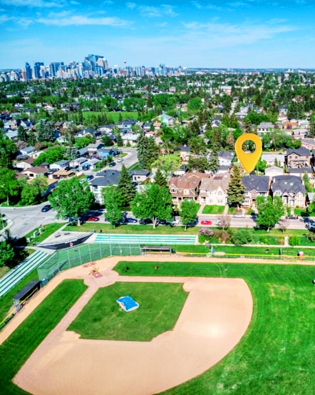 RenataReid1's tweet photo. NEW PRICE | OPEN HOUSE
3018 30 Street SW, Calgary, Alberta
Now $1,049,000
OPEN HOUSE
Sat &amp; Sun, Feb 28 &amp; Mar 1, 2:00- 4:30pm
📐3379 SqFt
🛏️5 bed
🛁3.5 bath

Inquires Contact
Renata M. Reid
Senior Vice President of Sales
Sotheby's International Realty Canada
Text me 403-630-3991 https://t.co/b2ck1esJwz