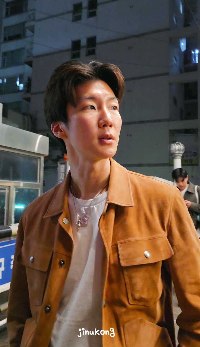 260226

사장님 늦은 저녁 먹고 퇴근⭐️
고생해또오🥰🥰

#WINNER #위너 #이승훈 #HOONY
<a href="/official_hoony_/">official_hoony_</a>