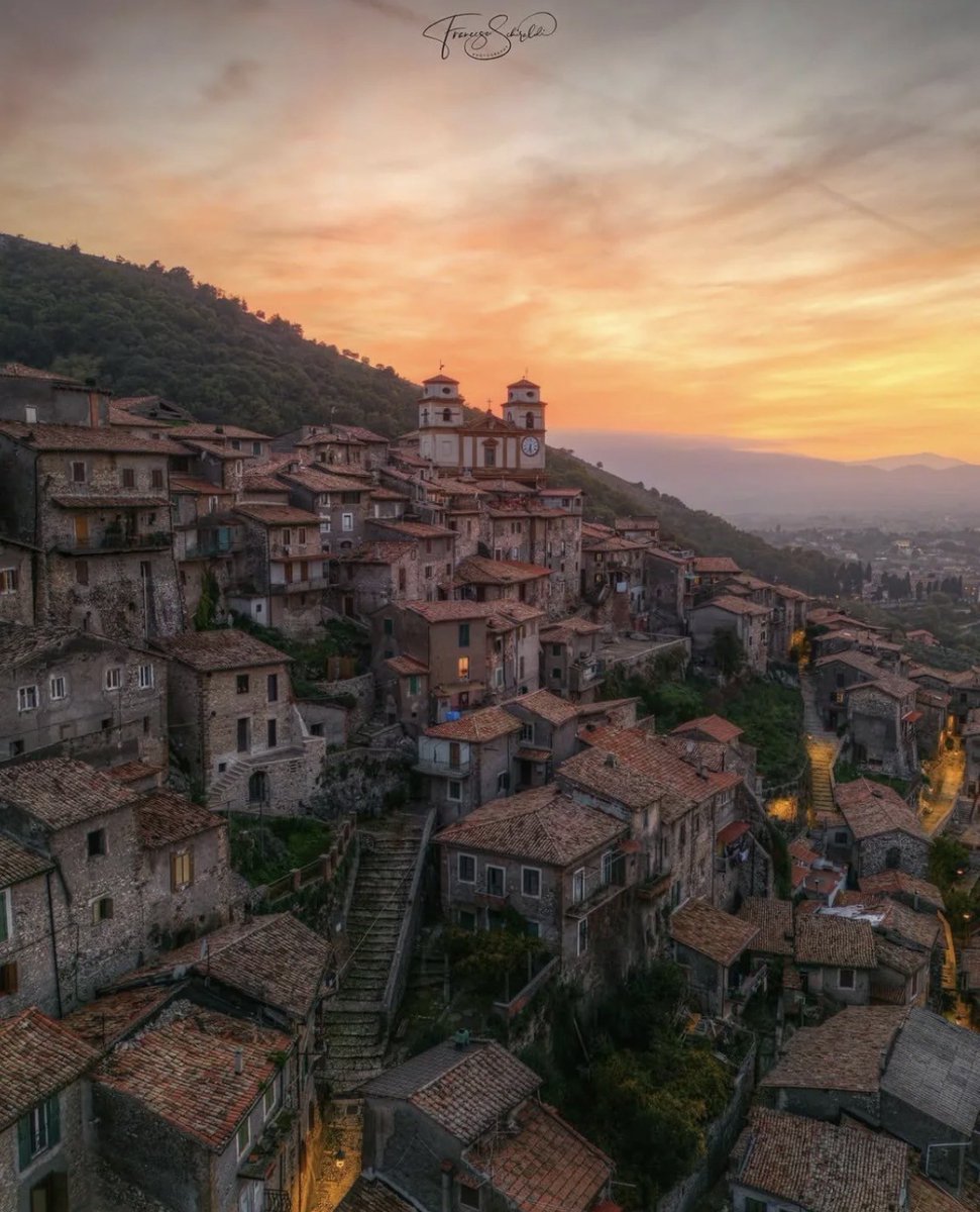 visit_lazio's tweet photo. Con il centro storico pedonale più grande d'Europa, #Artena è un incantevole borgo medievale in provincia di #Roma

📷 Ig francescoschiraldi

#VisitLazio #LazioIsMe #LazioEternaScoperta https://t.co/yjfldEaL9X
