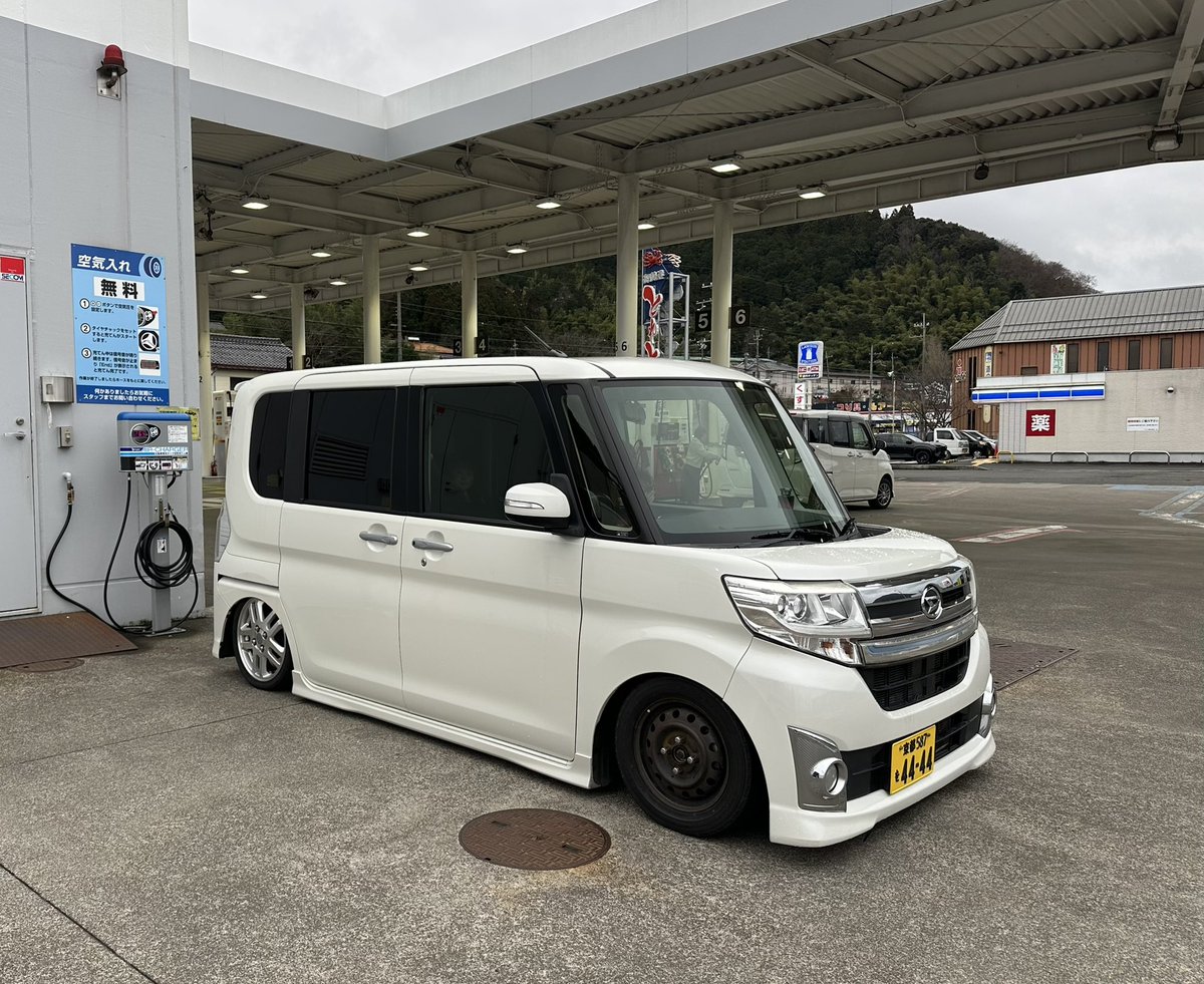 93_tanto's tweet photo. 組み替えで15インチは外すで遊んでみたw
前後再塗装の黒鉄ちんならもっと怪しいかな？🤓 https://t.co/xsuifcDQX4