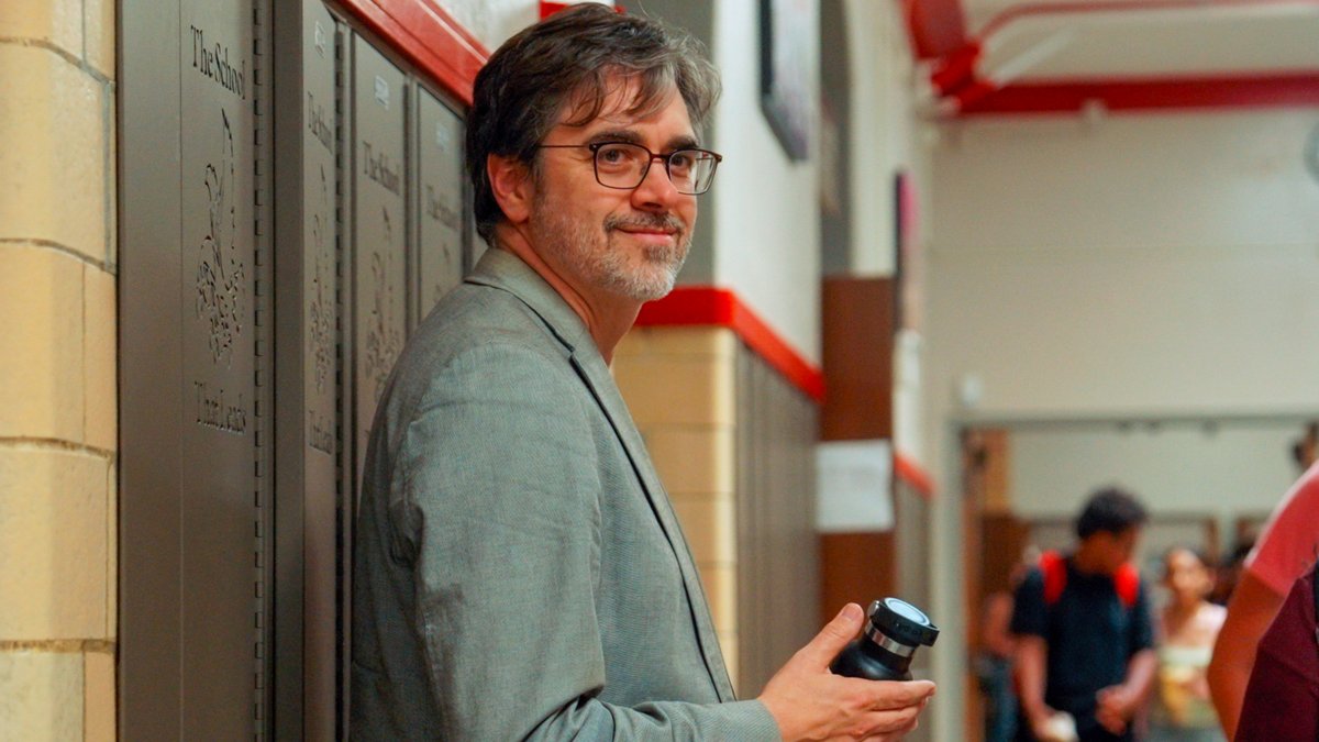 IowaCitySchools's tweet photo. Dr. Michael Ayers is a teacher, parent, and City High alum in his 25th year of teaching. He leads English and the AP Capstone program. “This is a special place. When you walk in and see students doing amazing things, it sells itself.”

Watch the video now: https://t.co/Ewi1tWdI4i https://t.co/R94RtF8ln0