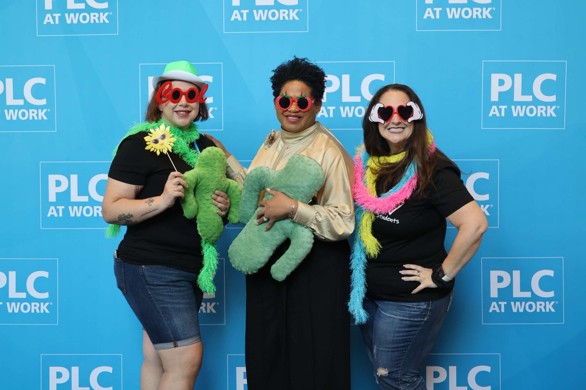 SolutionTree's tweet image. Day 2 energy = next-level clarity.

Big ideas. Tough questions. Real collaboration.

When educators unite around learning, results follow. 🔥

#PLCAtWork #TeacherLeadership #EdLeadership