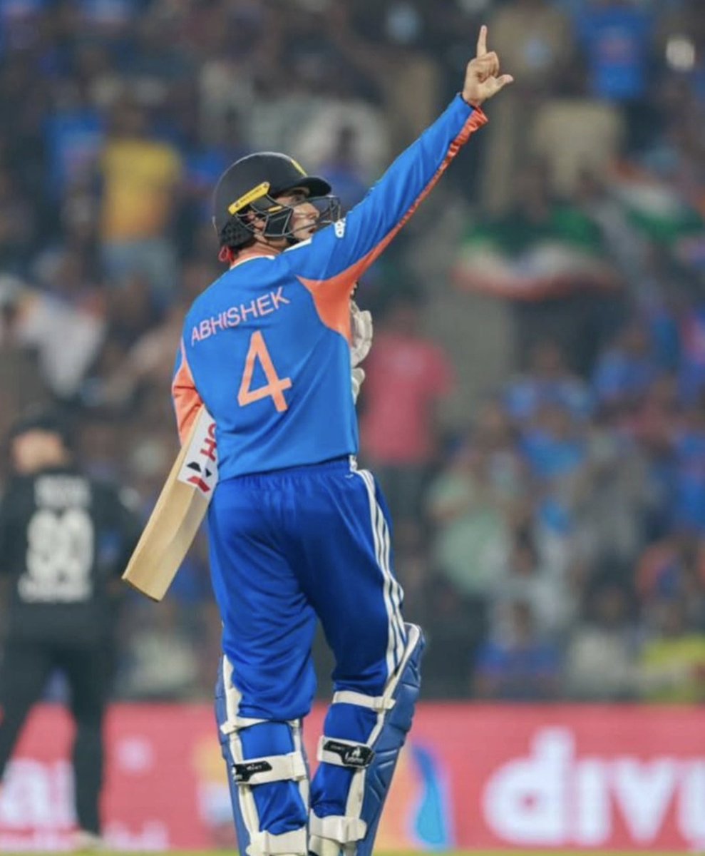 Abhishek Sharma scored 27 runs off 12 balls, with 3 fours and 2 sixes, at a strike rate of 225. Hope he keeps up this momentum 

#INDvZIM #T20WorldCup