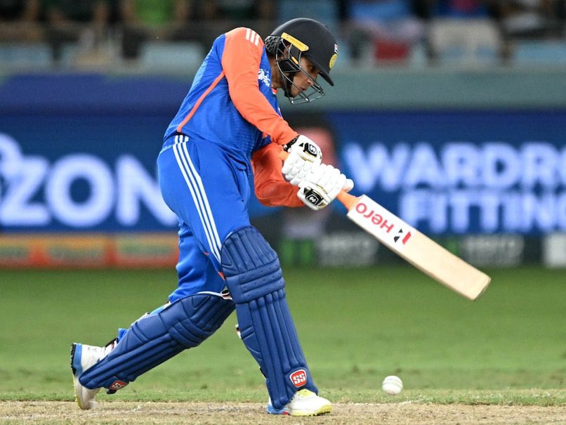 Abhishek Sharma ने तो ज़िम्बाब्वे के खिलाफ तूफ़ान मचा दिया है!
ये कोई साधारण पारी नहीं है भाई… ये बयान है 💥

आज Zimbabwe team के गेंदबाज़ सोच रहे होंगे —
“भाई ये T20 है या तूफ़ान चेतावनी?” 

ऐसी ही निडर क्रिकेट चाहिए हमें 
मैच जीतो ही नहीं… विपक्ष का कॉन्फिडेंस भी साथ ले जाओ