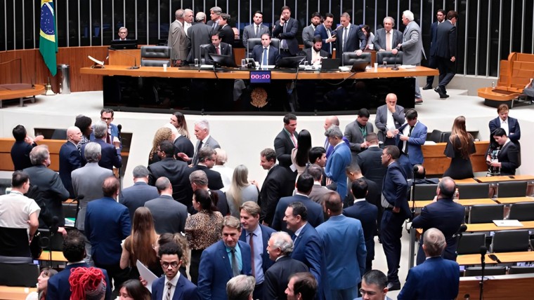 soloazarok's tweet image. Brazil: Chamber approves anti-crime bill and excludes new tax on sports betting
soloazar.com/en/category/le…

#Brazil #AntiCrime #SportsBetting
#RegulatoryEnvironment
#SoloAzar #News