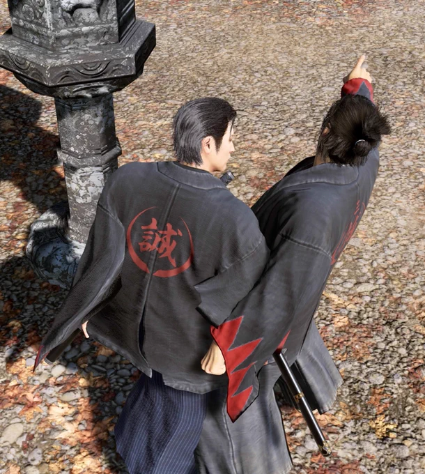 ゲーム内でデートできないから無理矢理デートしてる風のフォト撮ったやつ可愛すぎないか??デートっていうか幼児に「はいはい、急がないでね」てあやすママになっているが…ウッ