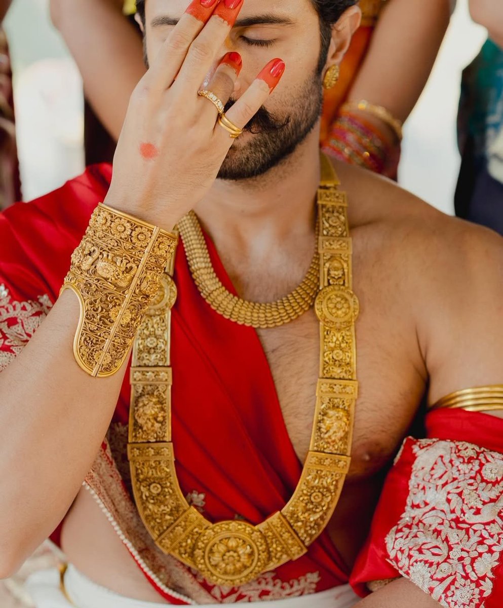 abeyarrrrrr's tweet photo. Actor Vijay the first groom I find so clasyyyy &amp; fashionable ✨ https://t.co/4dmqIbiRP2