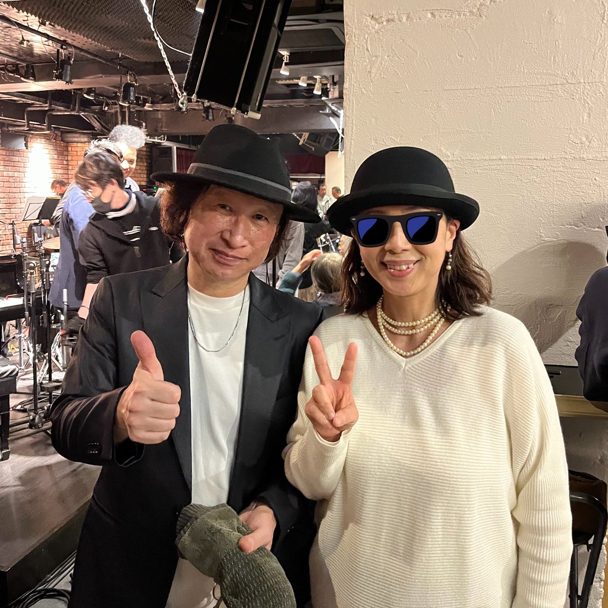 Lulumama___'s tweet photo. 丹さん(＠YasuoTan_ )率いるビッグバンタンのライブへ。1年振り。最近凹む事が多かったから、元気出た。
ドラム上手くなりたいなぁ。
丹さんのドラムセット見せてもらったけど、ツインペダル！？JAZZでツインペダル！？全然分からなかった。ガッドもツインペダル使うよねぇ🤔
そして丹さんもdw5000だ。 https://t.co/QBkUAF78nb
