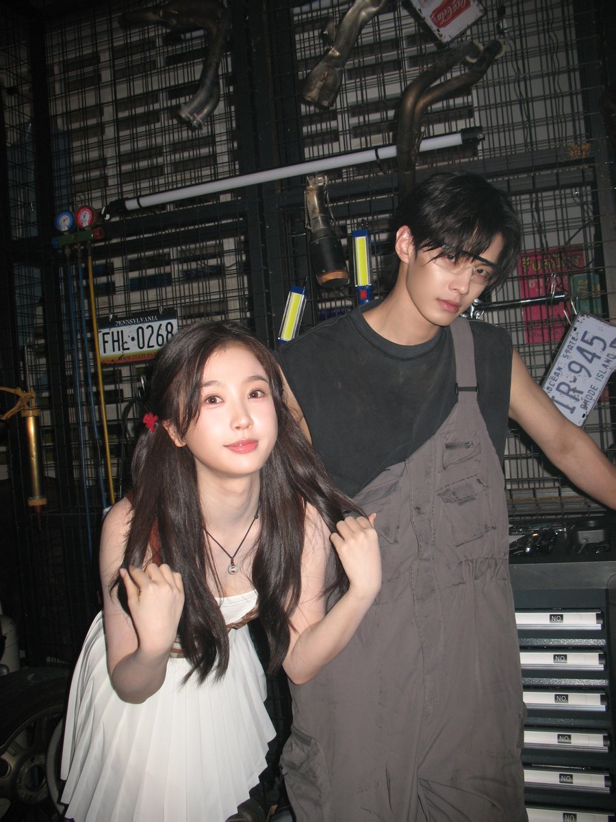 아직도 앨범 털이 중이라고?! 🖼️
지금 #아이치이 에서 #우서흔 #하여 주연의 🚗🚗 #쌍궤 #스피드앤러브 전편을 정주행하세요!
📱앱: s.iq.com/iQIYISNSKR
💻사이트: kr.iqy.one/SpeedandLove

#iQIYI #双轨 #虞书欣 ​​​#何与 #SpeedandLove #YuShuxin #EstherYu #HeYu #위슈신 #허위 #중국드라마