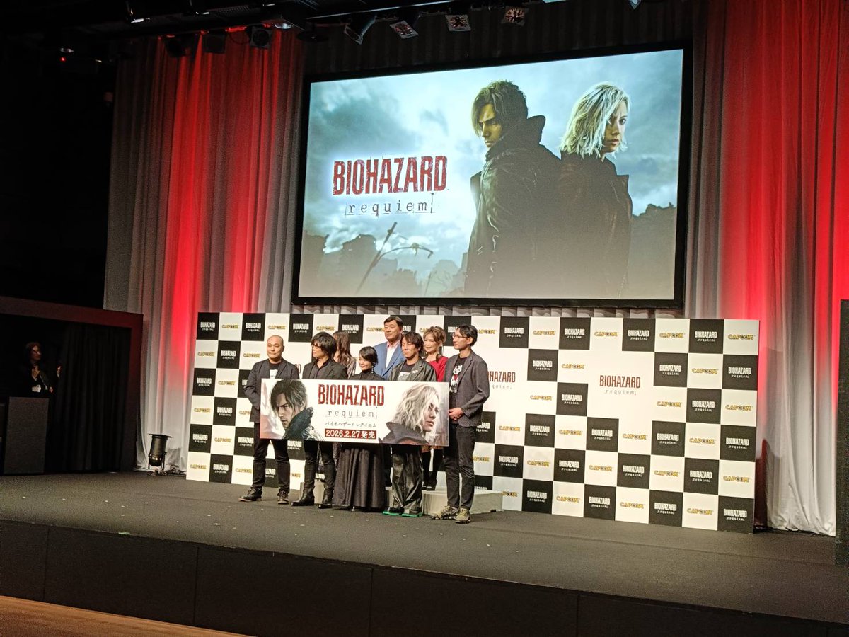 yurihoshina's tweet photo. 今日は、明日発売のバイオハザード　レクイエムの発売記者発表でした。
バイオハザードゲームのベテラン
狩野英孝さんと。
そして
バイオハザード　レオンの声優
森川智之さん。
森川智之さんは、トム・クルーズの吹き替え、クレヨンしんちゃんのお父さん役など幅広い声優さん😀 https://t.co/T40utqGCj6