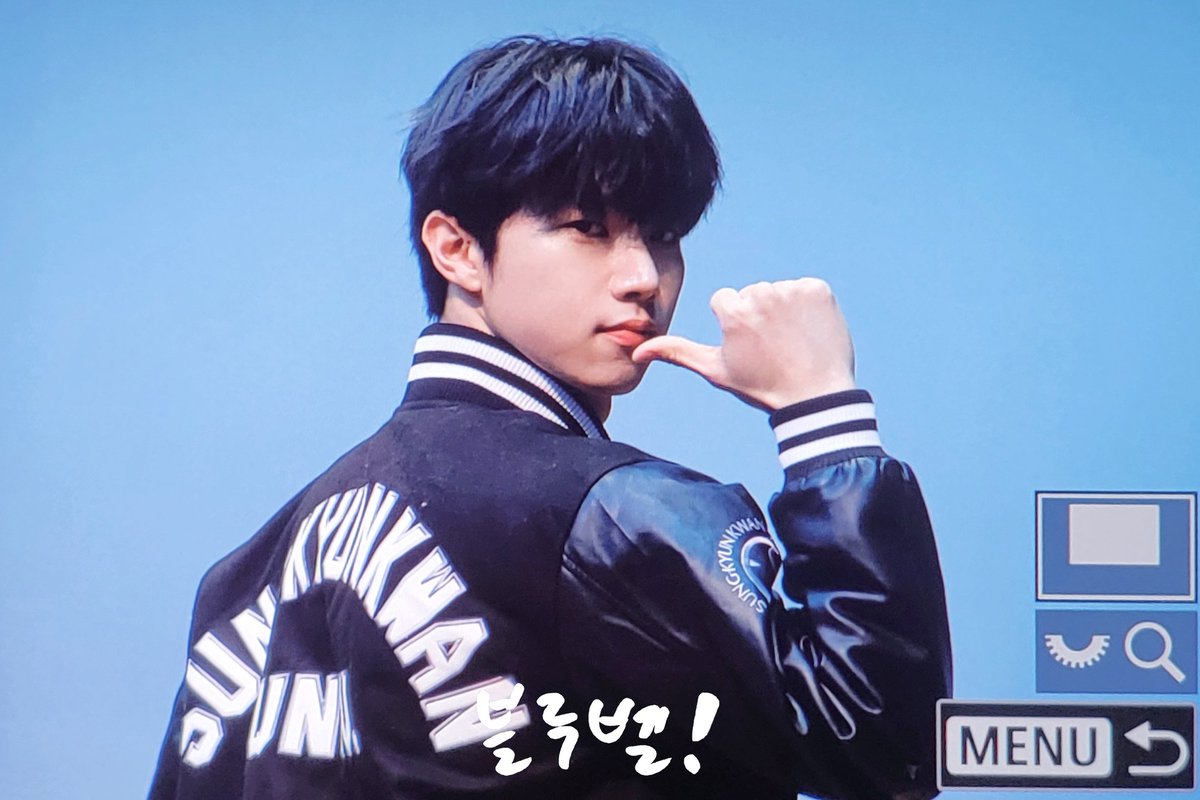 260226 대학생 📖

#현우 #hyunwoo 
#싸이커스 #xikers #최현우