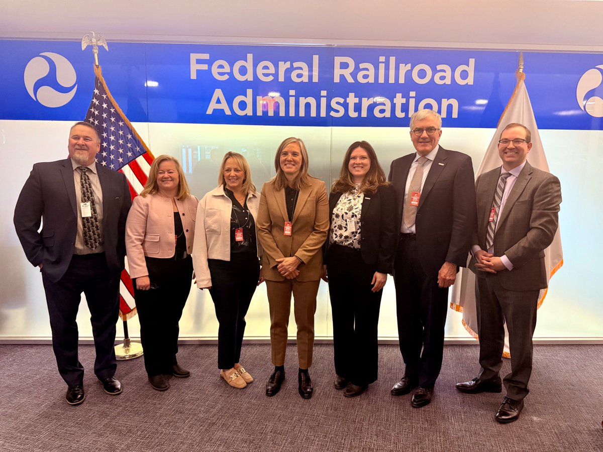 CREATE_Chicago's tweet photo. Program partners traveled to DC this week to discuss one of the nation's most critical supply chain assets, the CREATE Program.
 
Together, the partnership is advancing coordinated infrastructure projects that keep the national supply chain moving efficiently and reliably. https://t.co/MHsRmDIsj7