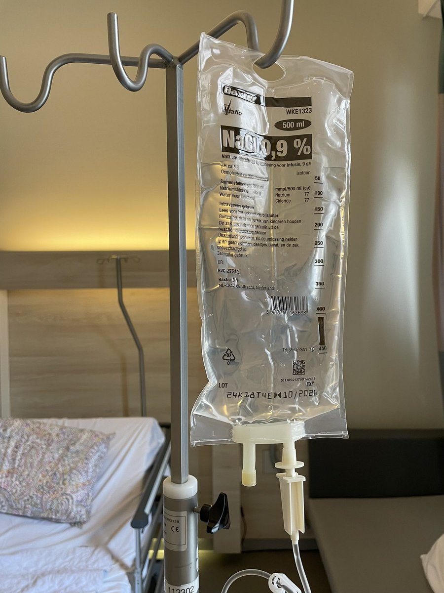 voshans's tweet photo. Een jaar geleden lag ik voor de derde maal in acht maanden in een patiëntenhemd op de operatietafel in het #Meander Medisch Centrum in #Amersfoort. Vandaag lag ik in adamskostuum in het zonnetje op een ligstoel op de weide van #Thermen (sauna) #Soesterberg… Het kan verkeren… https://t.co/8Qb4nzpP7i