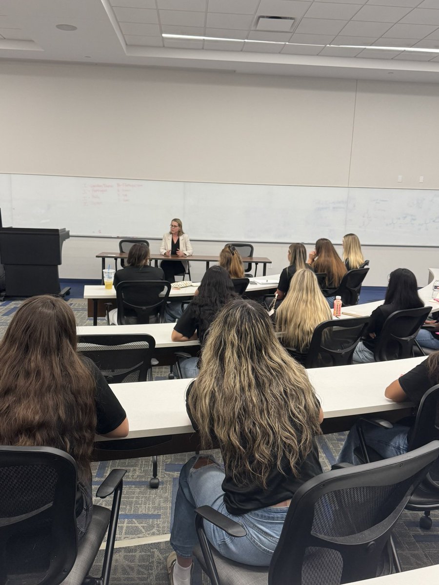 soccerpatriots's tweet photo. We had the honor of listening and learning from the GOAT in our Women’s Leadership Series. UT Tyler President Dr Philley inspired us to bet on ourselves. #BuildTheShip https://t.co/KOy62iFtHT