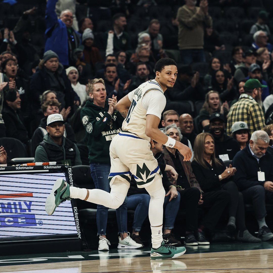 NBA Retweet tweet media