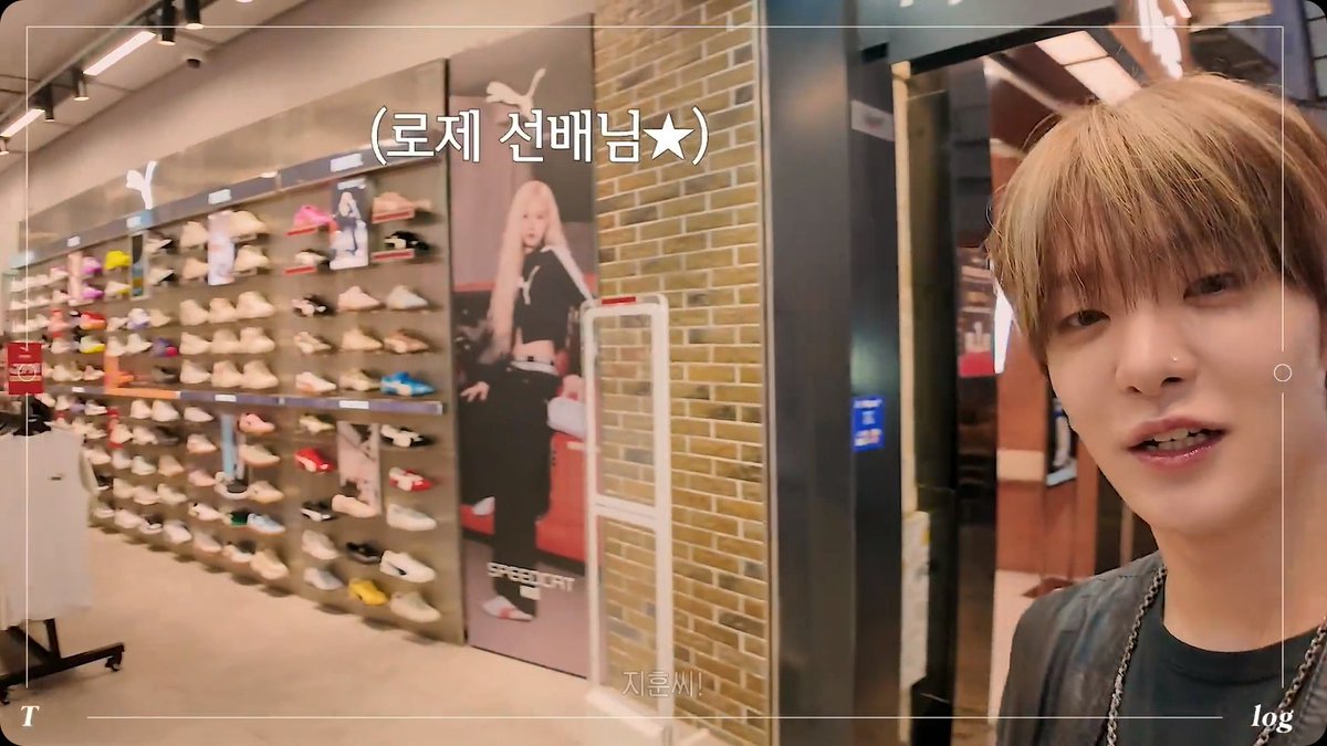 YGFacts_sprt's tweet photo. Jihoon flexing Rosé sunbaenim at a Puma store in Macau 🤣

#JIHOON #TREASURE #트레저 @treasuremembers https://t.co/dNB7jE9Gl0