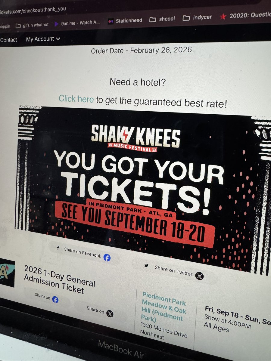clikkiebracelet's tweet photo. who am i seeing at shaky knees!!!!! https://t.co/dTU3yDaIO5