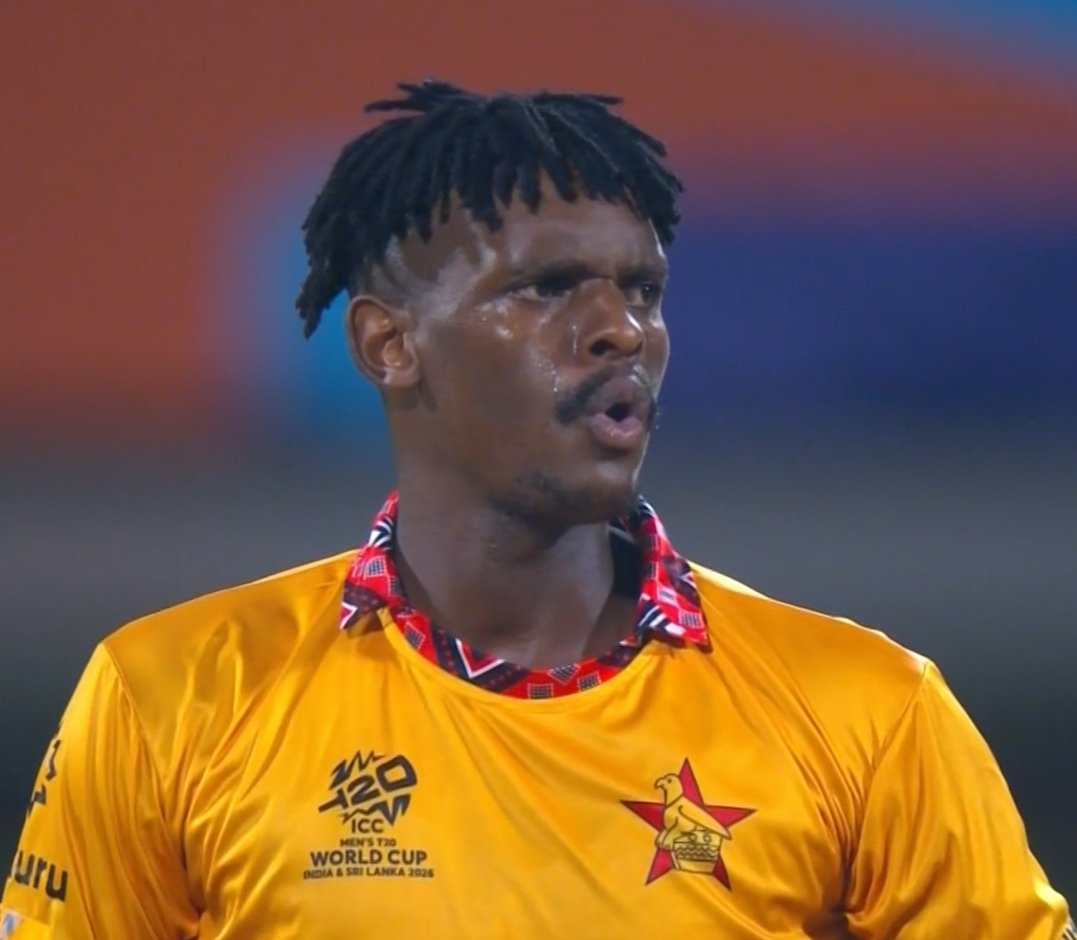 Kaka Singer Zimbabwe ki taraf se khel raha 
#INDvsZIM