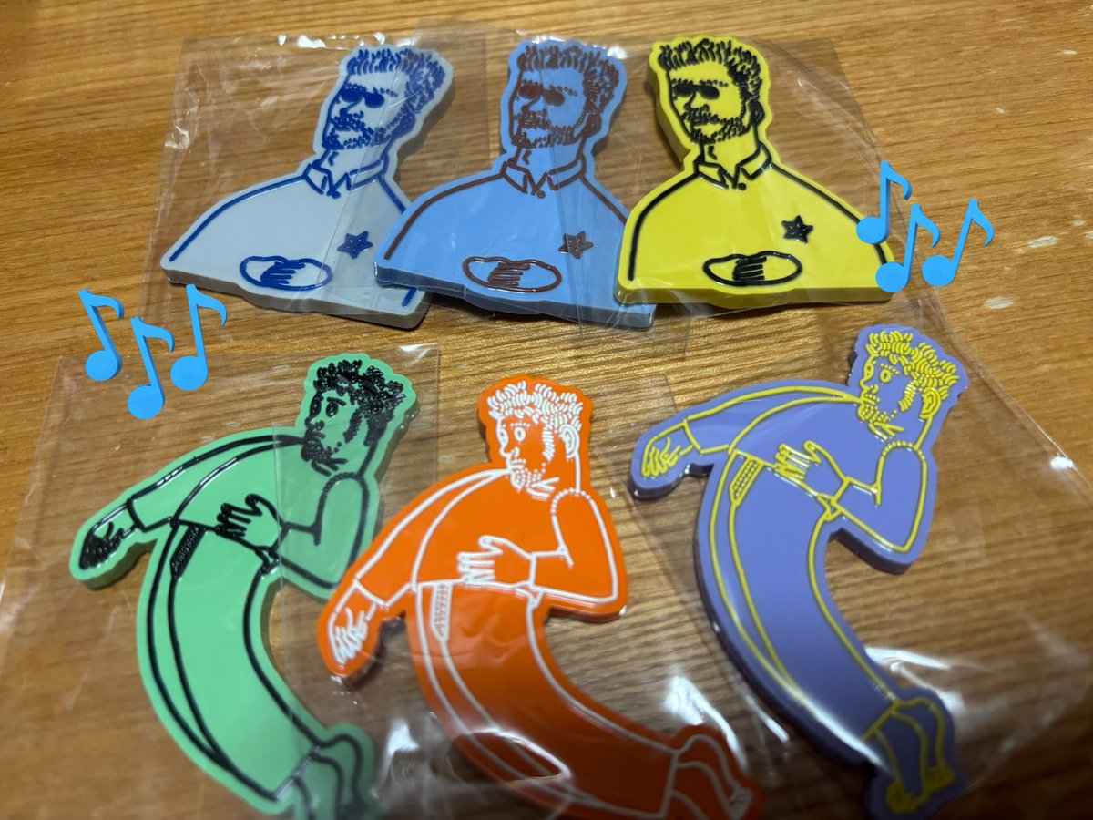 behappy_0821's tweet photo. 代々木でやっとコンプ😆
毎度グッズにほぼ関与してない堅ちゃんですけど、この反りイラストに関しては言及ほしかったのが本音w
#平井堅 https://t.co/9RWMKxk1Fa