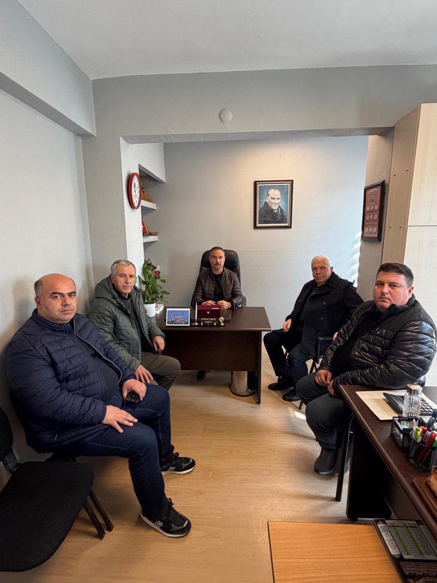 Odamız Yönetim Kurulu Başkanı Sezai Irmak, Yönetim Kurulu Başkan Yardımcımız Suat Bulut, Yönetim Kurulu Sayman Üyemiz Mustafa Yılmaz ile Yönetim Kurulu Üyemiz Fikret Çetinkaya, Edirne Terziler Esnaf ve Sanatkarlar Odası Başkanı Murat Çakal’ı ziyaret ederek hayırlı olsun