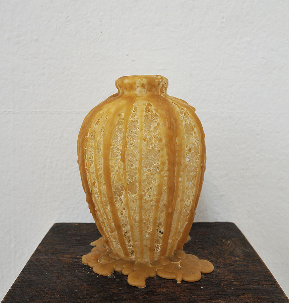 「ヴィセラル 」第二週

出品作家：小倉ゆい、櫻井隆平、鳥居純子

内奥から溢れ出す無言のドラマ。

((2026.2.23mon-28sat  11:30-18:30)