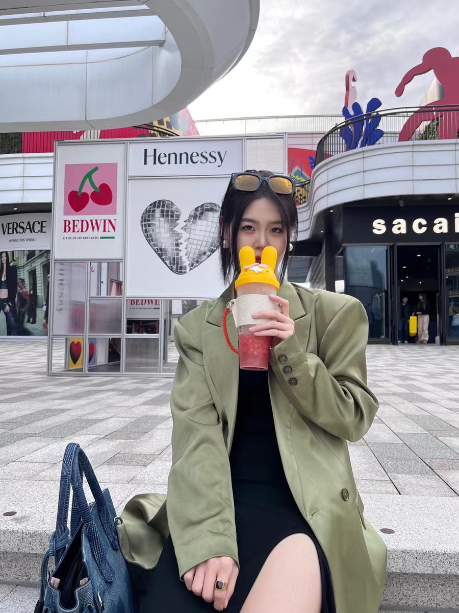 Cream1591's tweet photo. 精妈的妓女透明高跟脚又如何呢 https://t.co/7fswBFzu6v