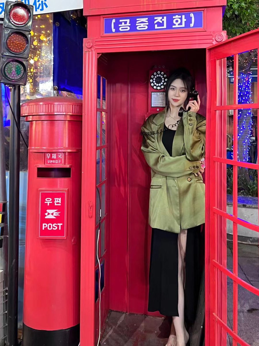 Cream1591's tweet photo. 精妈的妓女透明高跟脚又如何呢 https://t.co/7fswBFzu6v