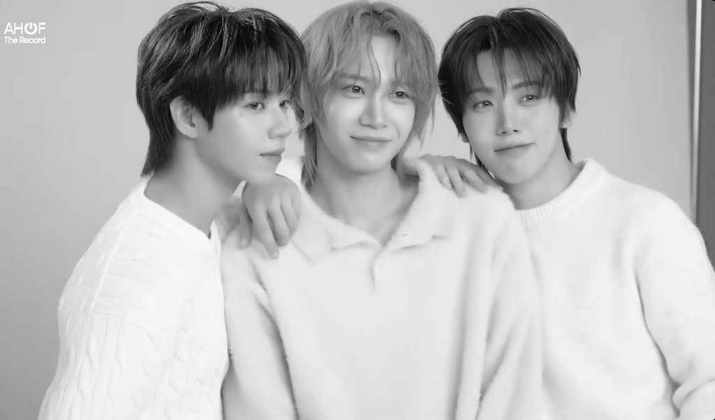 nevvwen's tweet photo. ⋆. ᴜɴᴅᴇʀ ᴛʜᴇ ᴡʀᴏɴɢ ꜱᴄᴇɴᴛ
#lawki #haneulz #woowoongz #steki #feiven #stewoo etc...
prettyz x bf line omegaverse au 🔞
MINORS DNI
they thought they knew each other's scents. but when the heat and rut comes, their true identities are revealed
https://t.co/5bCzHkCM2F https://t.co/zISlPsrfHv