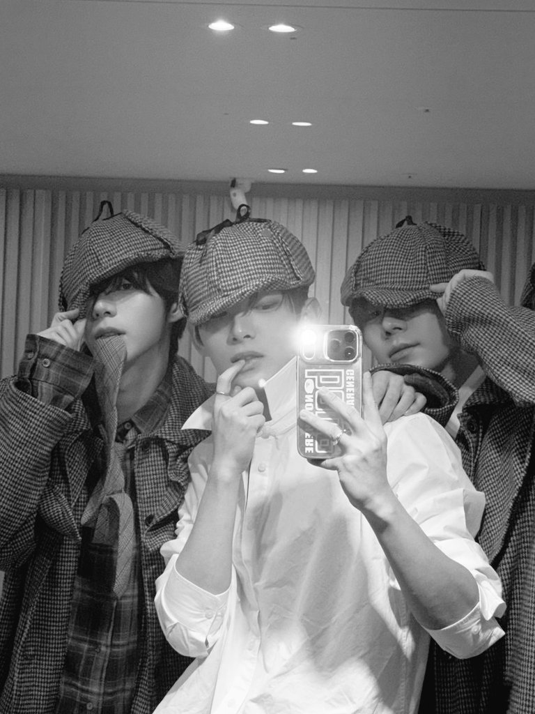 nevvwen's tweet photo. ⋆. ᴜɴᴅᴇʀ ᴛʜᴇ ᴡʀᴏɴɢ ꜱᴄᴇɴᴛ
#lawki #haneulz #woowoongz #steki #feiven #stewoo etc...
prettyz x bf line omegaverse au 🔞
MINORS DNI
they thought they knew each other's scents. but when the heat and rut comes, their true identities are revealed
https://t.co/5bCzHkCM2F https://t.co/zISlPsrfHv