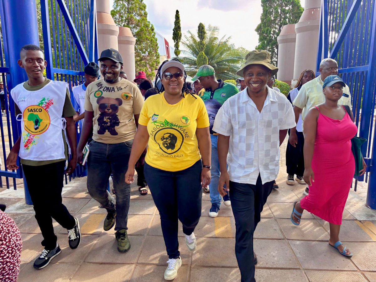 mrlungisa's tweet photo. I have joined Cde Nonceba Mhlauli ANC NEC Member in Tswane South College Odi Campus as SASCO embarked on Right to Learn Campaign Program. We have to admit that the National Democratic Revolution has changed the face of institutions of higher learning for the better. https://t.co/jqflTwgwre