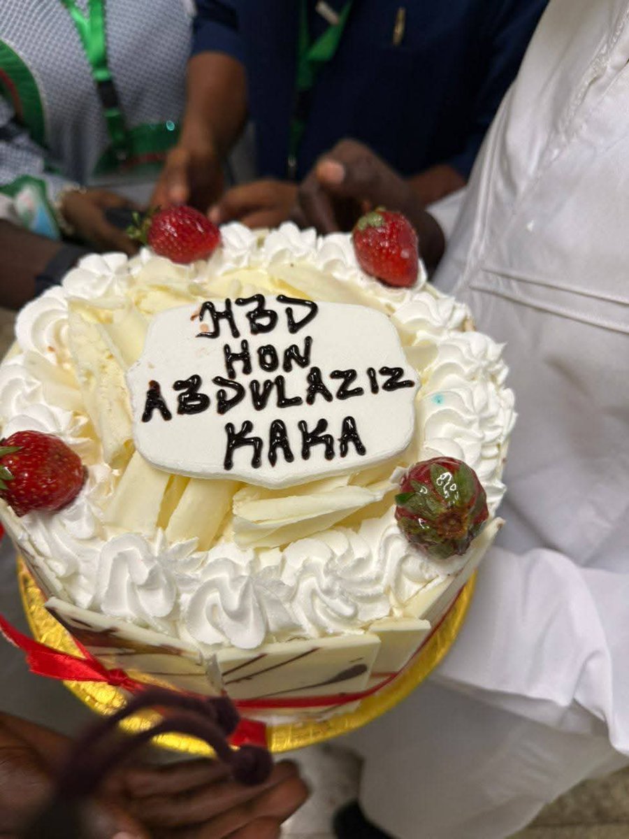 Hon. Abdulazeez Abubakar Kaka <a href="/Abunaah/">Abdulazeez Abubakar Kaka</a>  was proudly among the distinguished personalities at the Grand Endorsement Ceremony of President Bola Ahmed Tinubu for a second term in office, organized by the National Progressives Hub Forum
#HappyBirthdayKaka
#KowaNmuNe
#KakaMediaCentre