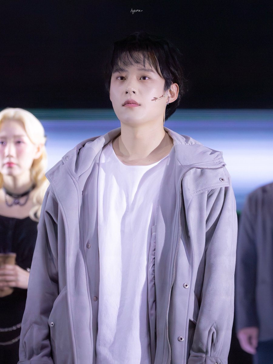 hyema_pic's tweet photo. 26.02.21 데스노트 커튼콜데이

L 役 김성철

#김성철 https://t.co/X5MDSRyaG4