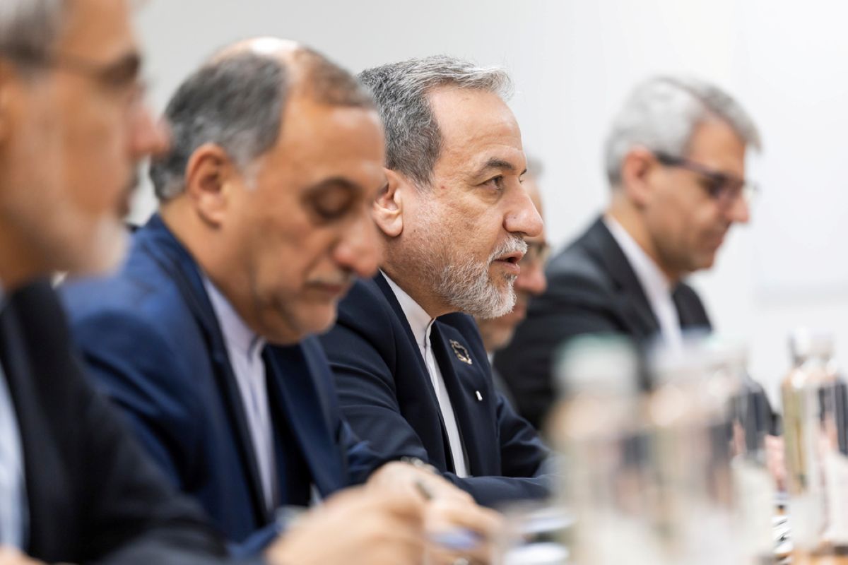 عاجل الخارجية الإيرانية: مواقفنا ثابتة ومحادثات اليوم جدية ونأمل استمرارها بشأن النووي ورفع العقوبات 