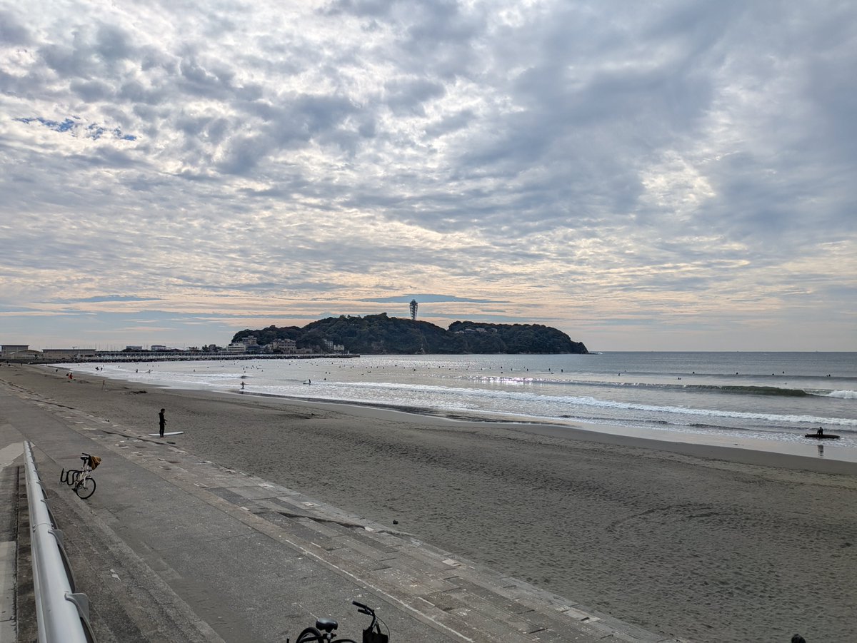 HumihiroYo7525's tweet photo. 静かな海辺の景色に、ふっと力が抜ける夜。 無理せずゆっくり休んでください。
 #海辺の景色 https://t.co/PdyqPbCpsC