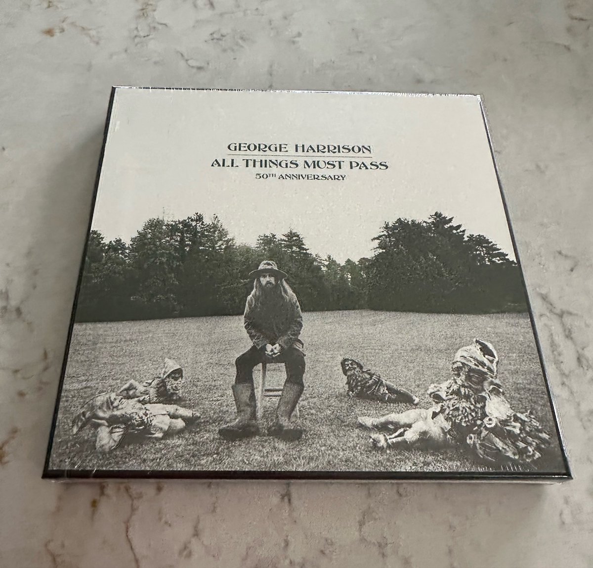 drrckbr's tweet photo. “You don't need a horoscope or a microscope
To see the mess that you're in”

George Harrison - All Things Must Pass
🇬🇧
1970 (2021)

#GeorgeHarrison #rocknroll #masterpiece #legendarymusic #triplealbum #vinylmusic https://t.co/o8l8vahpdV