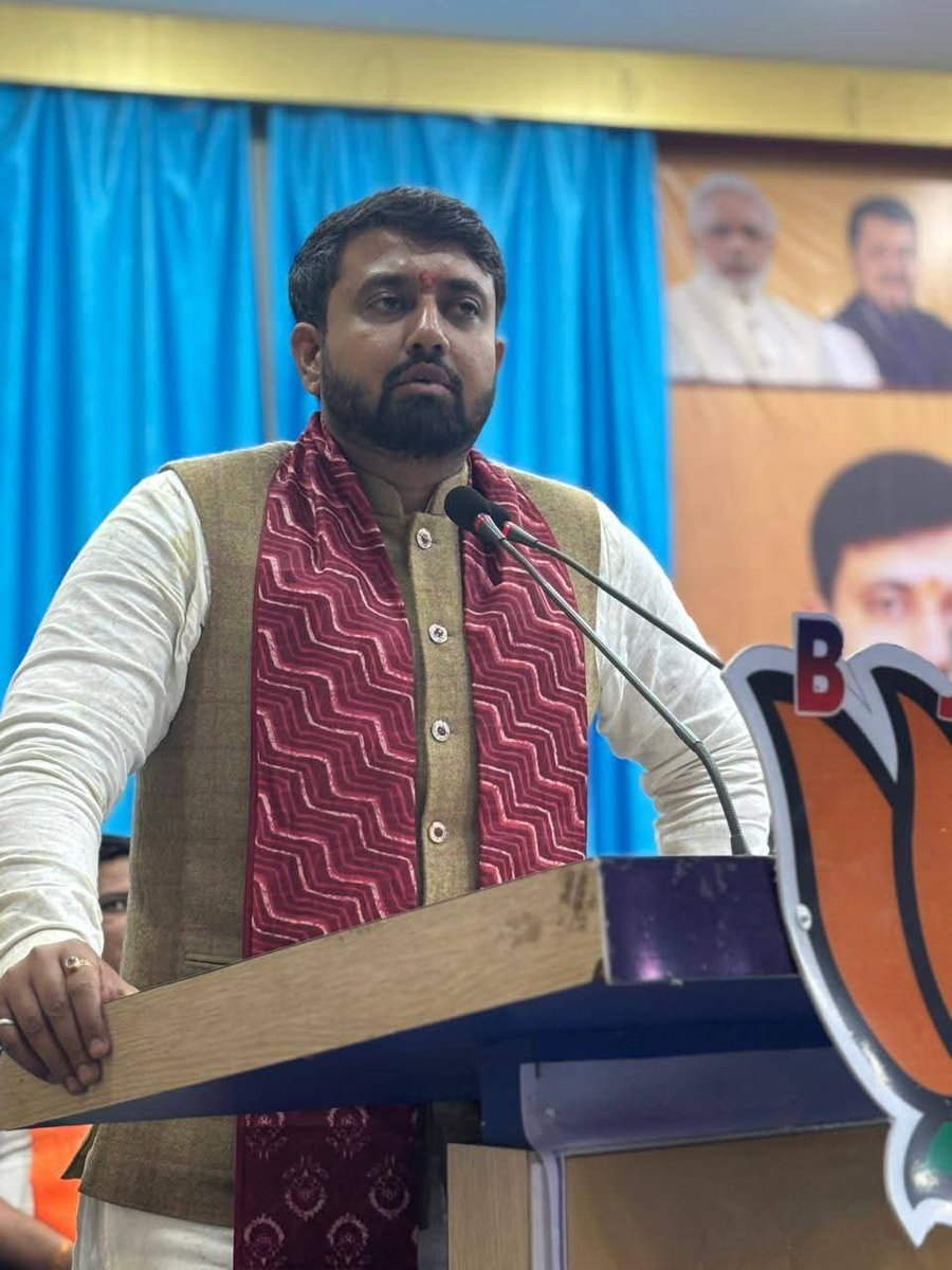 MPBJYM's tweet image. आज ग्वालियर मे #BJYM ‘बजट युवा संवाद’ कार्यक्रम में युवा मोर्चा प्रदेश अध्यक्ष श्री @shyamtailorsjr जी ने युवा साथियों को संबोधित कर, प्रदेश सरकार के जनकल्याणकारी बजट की विशेषताओं, युवाओं के लिए सृजित नए अवसरों तथा रोजगार, स्वरोजगार से जुड़े विभिन्न आयामों पर अपने विचार साझा किए।