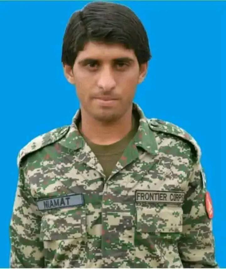 TalhaBinShafi's tweet image. شمالی وزیرستان میں ڈیوٹی کے دوران کمال خیل، ہمارے کوہاٹ کے دو بہادر نوجوانوں نے وطن پر اپنی جانیں نچھاور کر دیں۔ اللہ تعالیٰ ش-ہ-د-ا-ء کے درجات بلند فرمائے اور لواحقین کو صبرِ جمیل عطا فرمائے۔ آمین
#kohat #MFW #رمضان