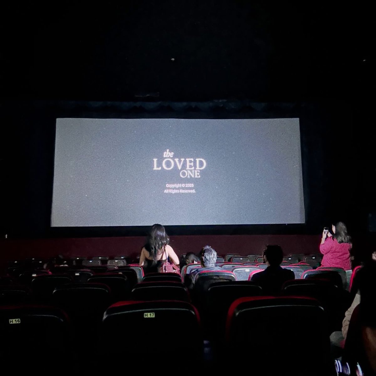 imsupervinn's tweet photo. Eric kept insisting that he loved more, just because he was the one who chose to wait. And at first, naiintindihan ko siya. He wasn’t talking about waiting sa restaurant or sa labas ng bahay. He was talking about the years. Yung panahon na magkalayo sila.

A thread; https://t.co/oyZWNXBLXQ
